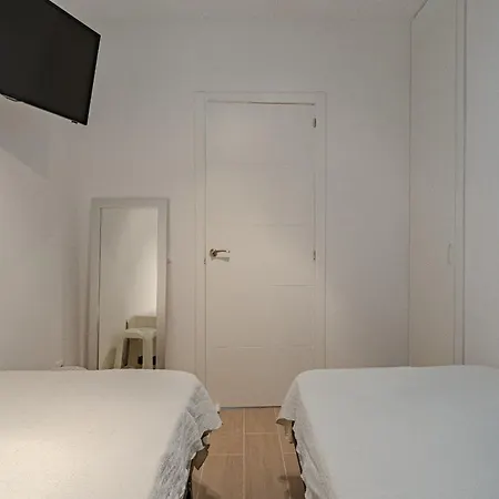 Lovely 1 Bed In K101 אדחה